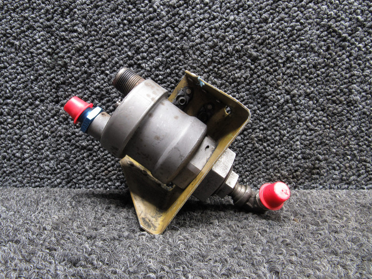 318-00050 Thomas A Edison Oil Pressure Transmitter with Bracket