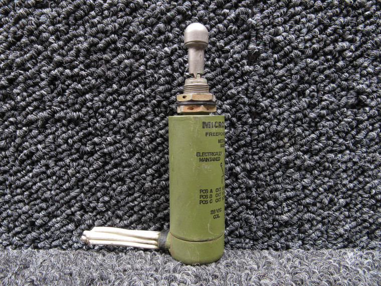 7ET2-6-P Micro Switch Maintained Switch (Volts: 28)