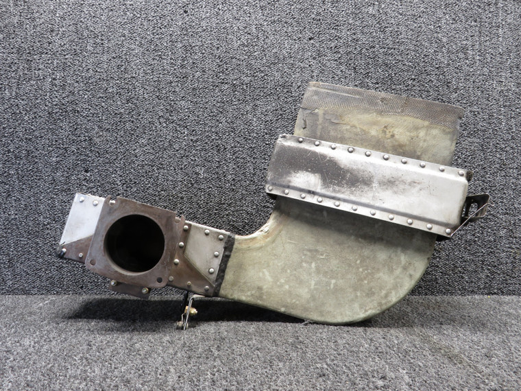 0850422-5 Cessna 310L Forward Air Box Assembly (Retainer Damage)