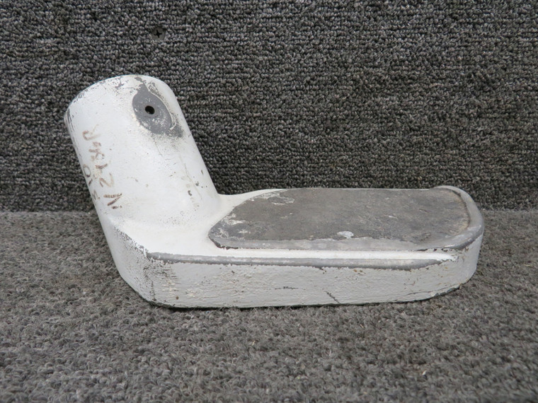 0811932-1 Cessna 310G Treaded Retractable Entrance Step