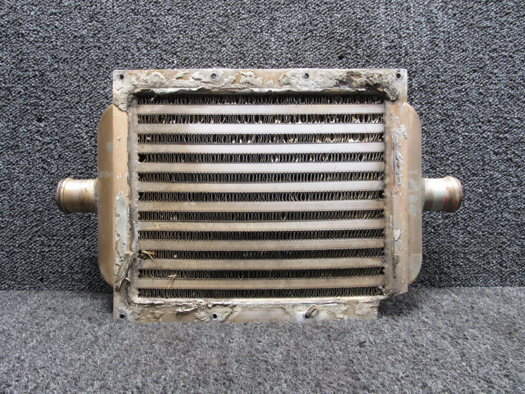 8541001 (Alt: 101-381010-1) Harrison HE29-189 Oil Cooler (Damage on Mount)