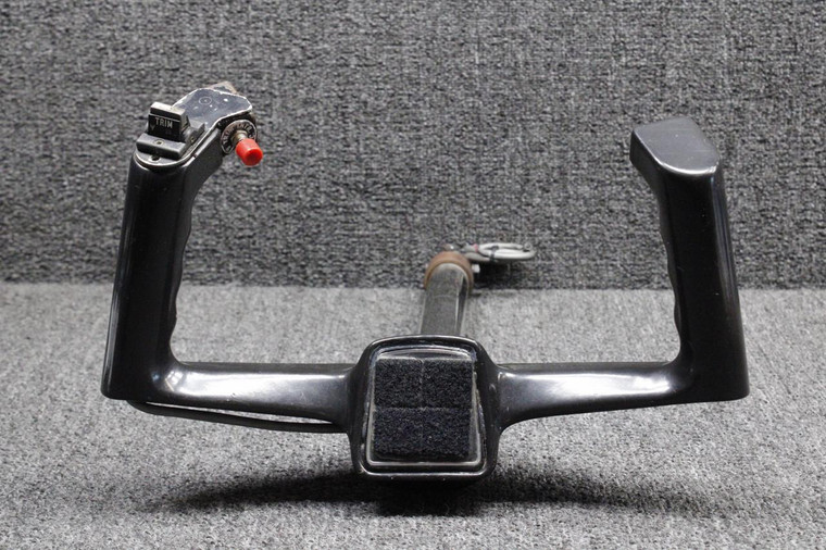 79276-012 Piper PA28RT-201T Pilot Control Wheel w Switches (L: 13”, D: 1.125”)