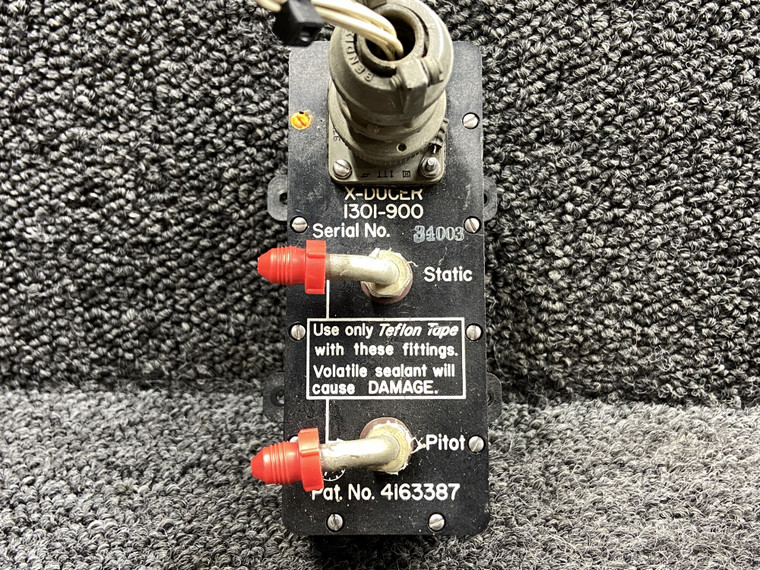 1301-900 B&amp;D Pitot Static Transducer w Connector