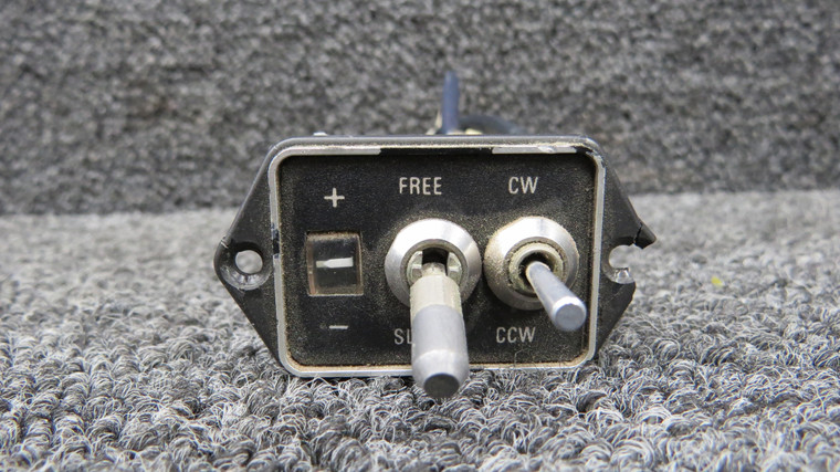 071-1242-06 Bendix King KA-51B Slaving Accessory 28 Volts (Damaged Mount Holes)