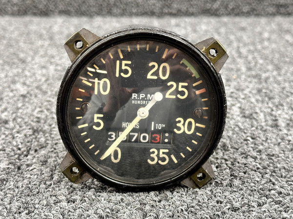 423368 Stewart Warner Tachmeter Indicator (Hours: 3,570.3)