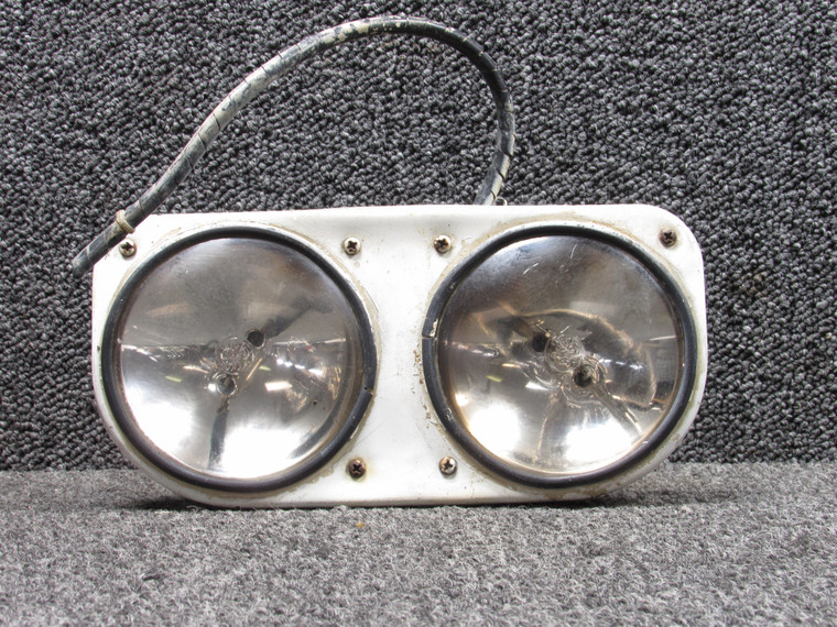 43048-000 Piper PA-31T Landing Light Assembly with Bracket
