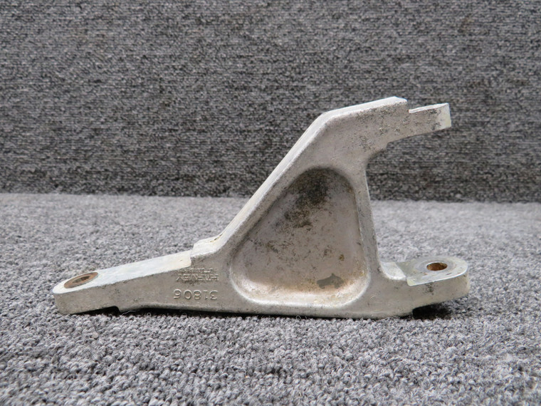 752-914 (Use: 31805-006) Piper PA-23-160 Landing Gear Scissor (Rusted Bushing)