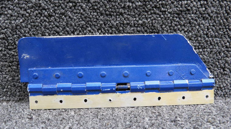 1512354-8 Cessna 337G Main Gear Strut Door Hinge Assembly