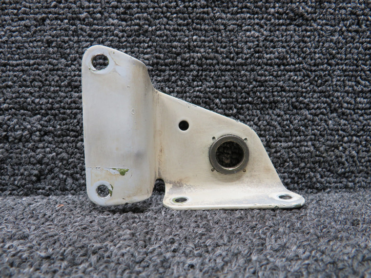 50-810134-5 Beechcraft King Air B90 Inboard Torque Tube Bracket Assembly RH