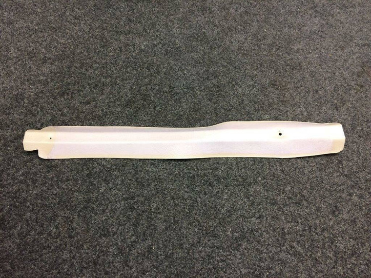 0500210-192 Cessna 172S Center Post Cover
