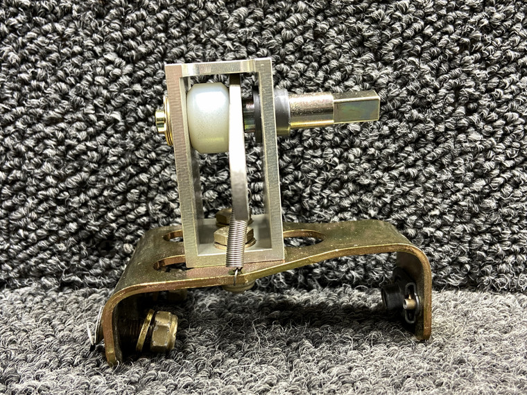 20310-003, 20322-002 Cirrus SR22T Cabin Door Handle Bracket w Clevis &amp; Shaft