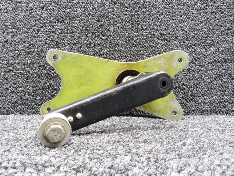 20393-000 (Cast: 20392) Piper PA24 Trunnion Fitting LH Aft with Arm Assembly
