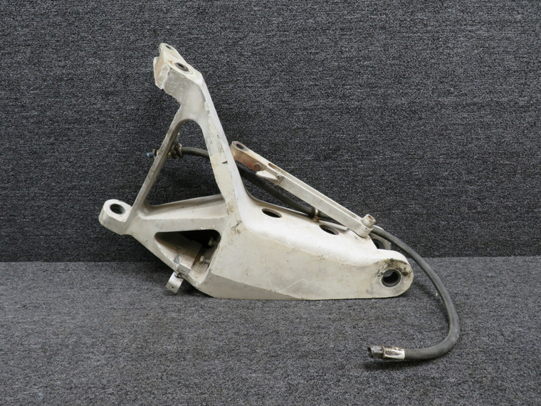 169-810032-21 Beechcraft 76 Main Landing Gear Housing Assembly RH