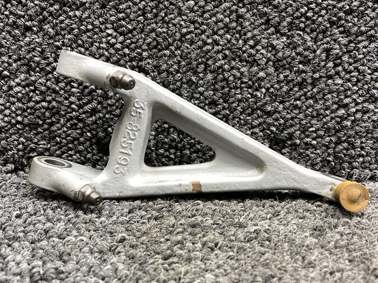 35-825193-1 (Casting#: 35-825193) Beech S35 Lower Nose Gear Torque Link