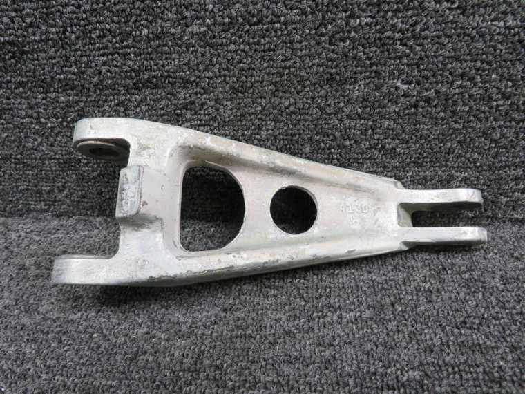 36-810016-5 (Cast: 35-815195) Beechcraft 58 Main Gear Torque Link Knee Lower LH