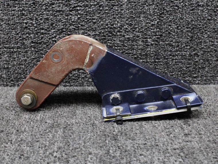 27-55014-017 Swearingen SA-226T Nose Gear Door Hinge Center RH