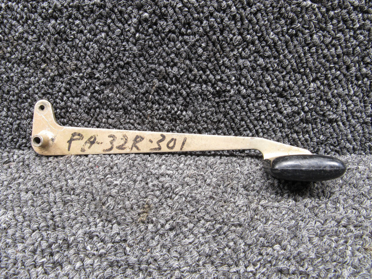 79515-013, 79647-002 Piper PA-32R-301 Cabin Door Handle Assembly