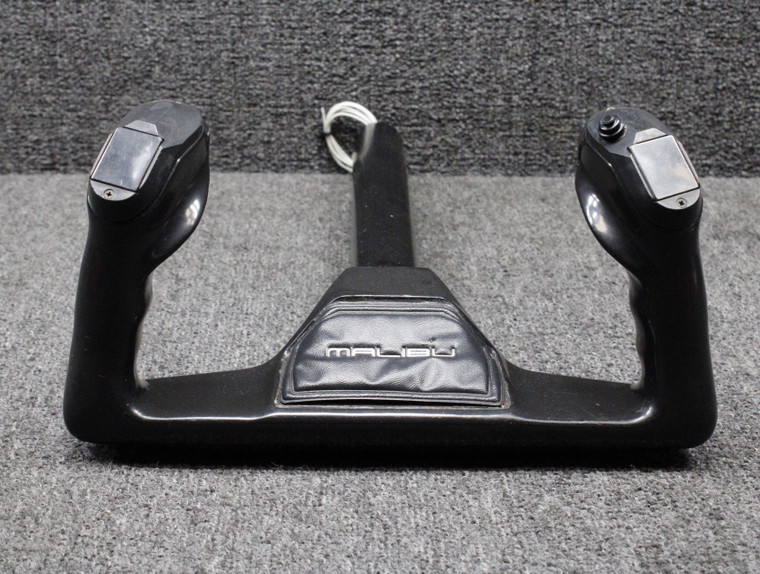 82980-002 Piper PA46-310P Co-Pilot Control Wheel w Switch (L: 13.3125”, D: 1.5”)