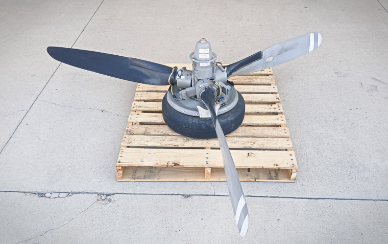 HC-B3TN-3B Hartzell 3 Blade Propeller with Logs (Dented Blade)