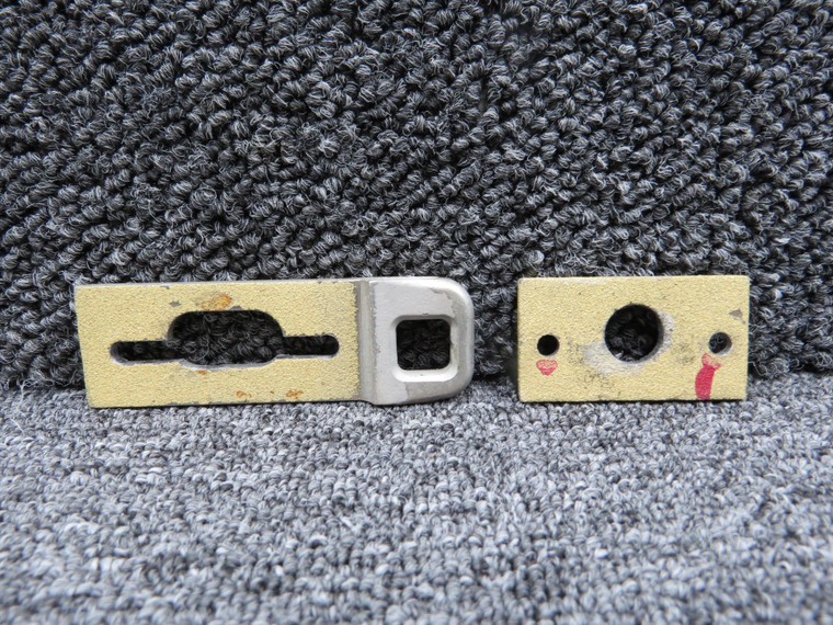 101286-008, 101286-006 Piper PA46-350P Cabin Door Forward Latch Plate