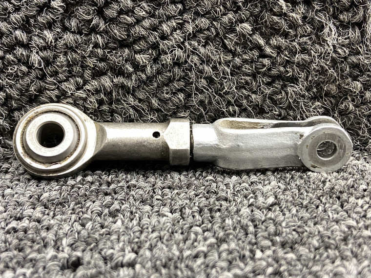 400044-001, 980044-501 Piper PA60-602P Main Gear Door Arm &amp; Clevis