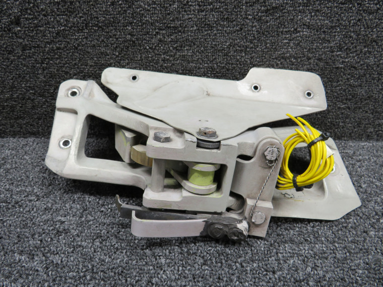 25WS4047AB (Cast: 25WS4047-1) Hawker 800A Main Gear Door Uplock Assembly LH