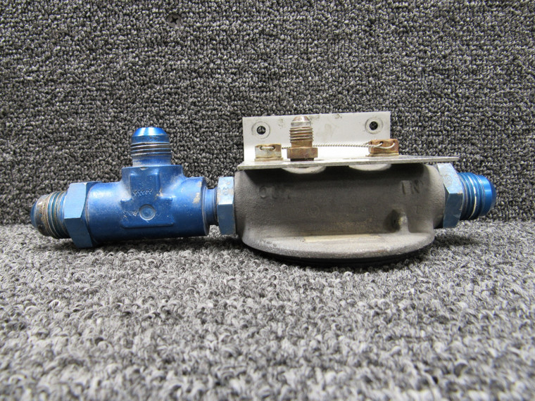 50-389055-5 Beechcraft BE-200 Pressure Switch with Bracket (Rusted)