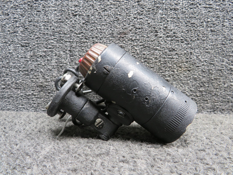 D-6810A Grimes Cockpit Utility Light Assembly w Mount (Volts: 14)