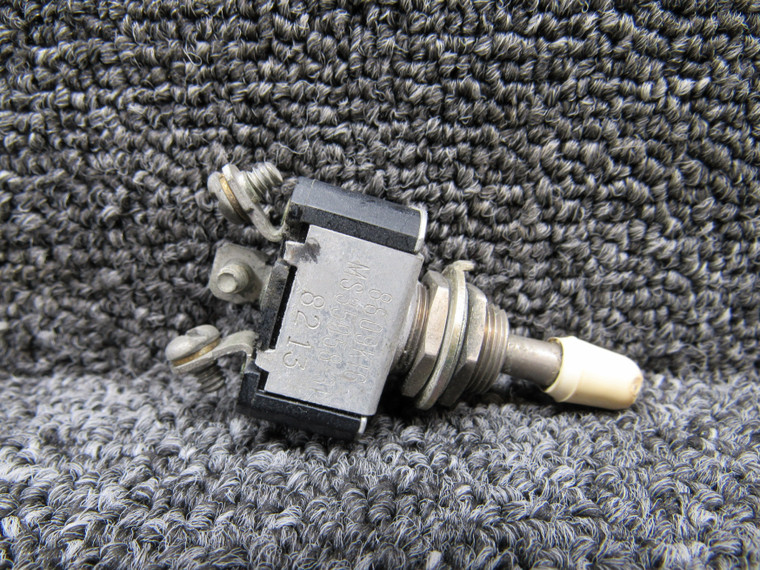 MS35058-31 (Alt: 8809K16) Culter-Hammer Toggle Switch