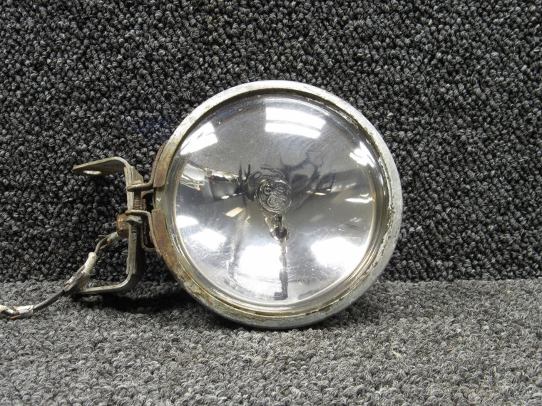 0842215-8 Cessna 310 Nose Landing Gear Light Assembly