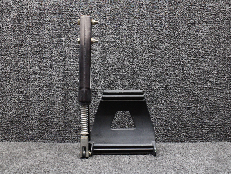 82853-003, 82805-3-G Piper PA46-500TP Rudder Pedal with Master Brake Cylinder RH