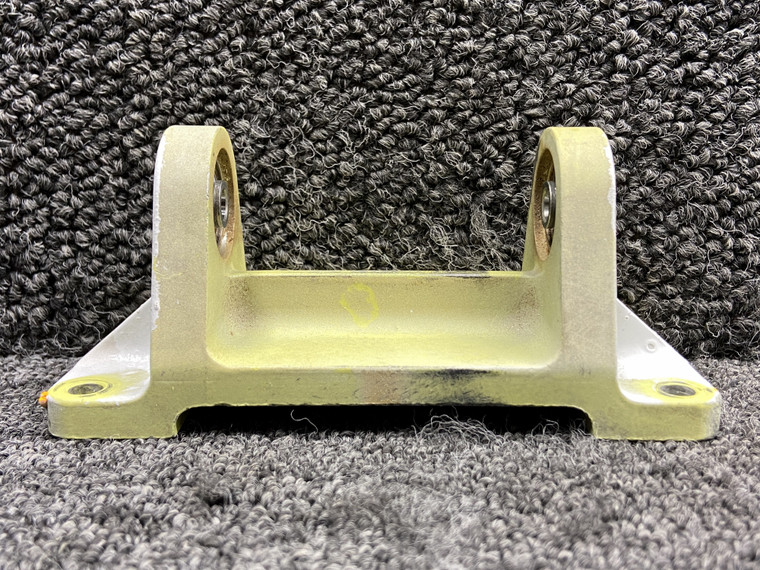 45-524042-19 Beechcraft A36 Aft Elevator Center Hinge Assembly