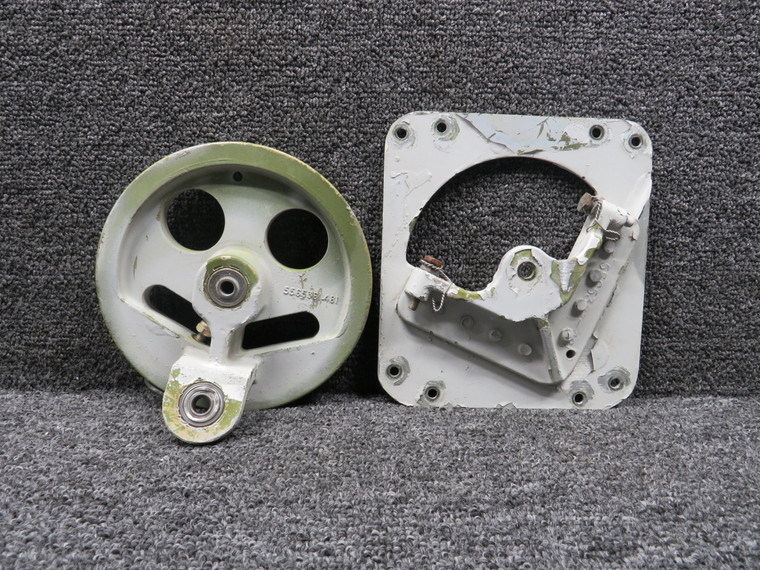 5565381-4 Cessna Citation 501 Aileron Control Quadrant w Pivot and Stop Assy RH