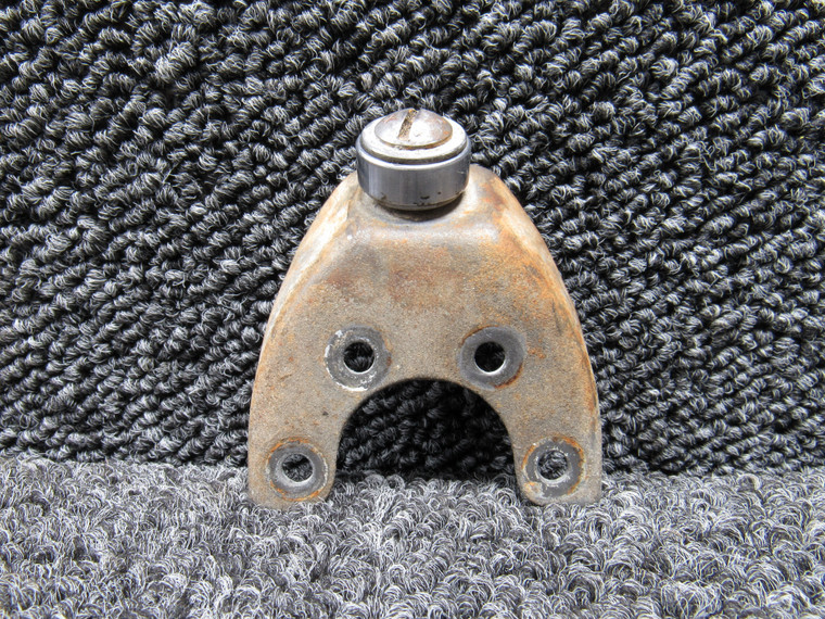 35-825024 Beechcraft Nose Wheel Straightening Roller Bracket