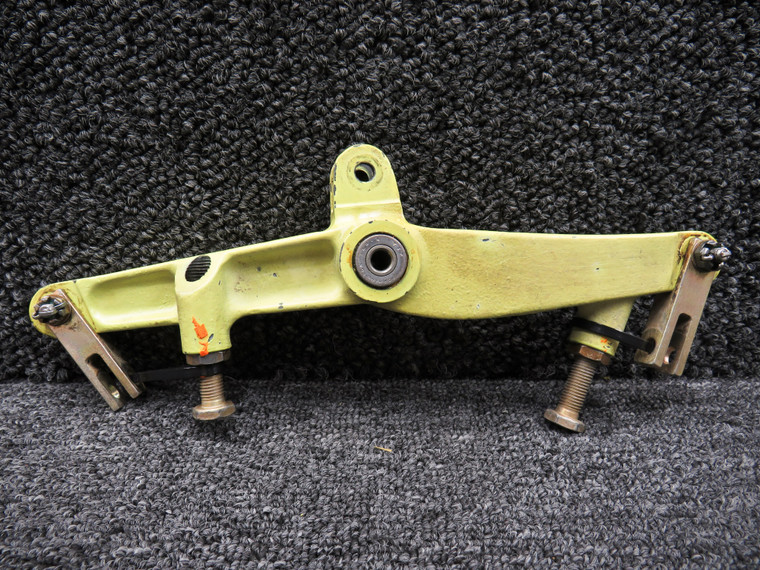 35-521158-1 (Cast: 35-521158) Beechcraft 36 Aileron Bellcrank RH