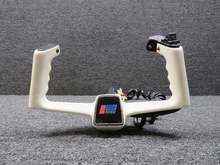 43052-007 Piper PA-31T Control Wheel with Switches LH (L: 16.375”, D: 1.625”)