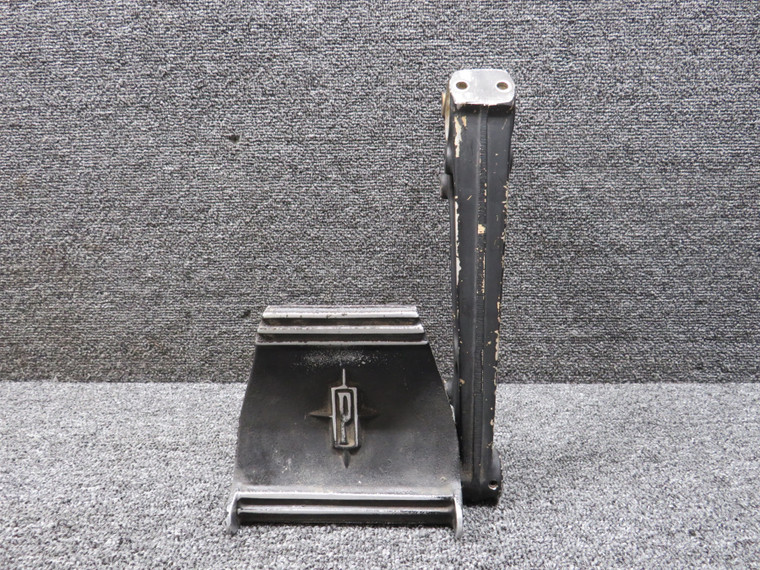 40298-002, 44182-000 Piper PA-31T Outboard Rudder Pedal Arm Assembly w Pedal