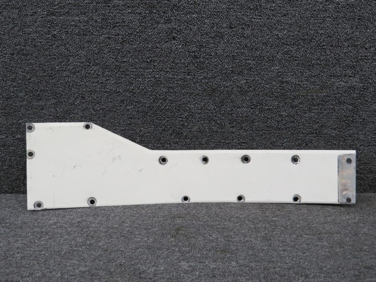1221105-18 Cessna P210N Fillet Center Upper RH