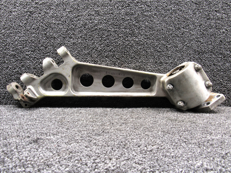 016A-13251-2 Mitsubishi 2B-30 Engine Mount Side Panel RH w Isolator/Bracket (Core)
