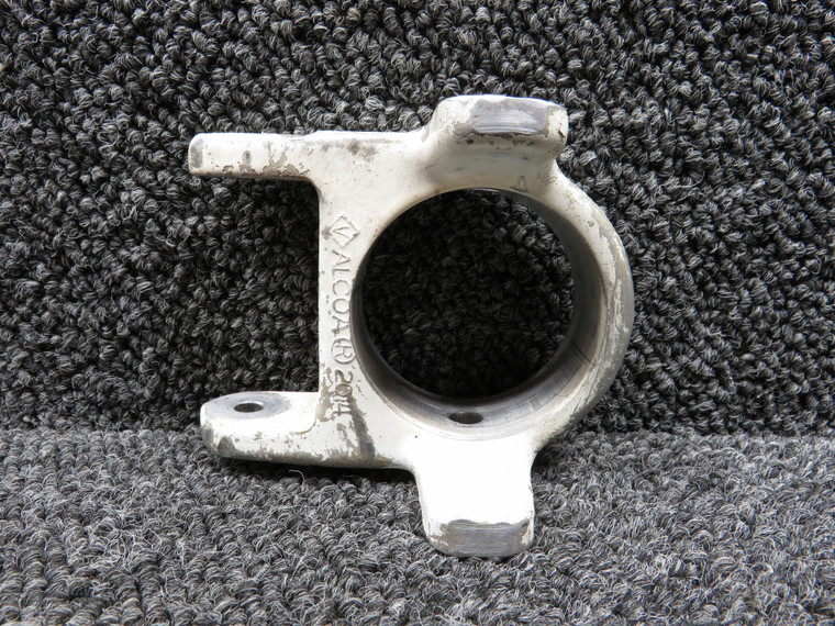 0543007-2 Cessna 150M Nose Landing Gear Fitting