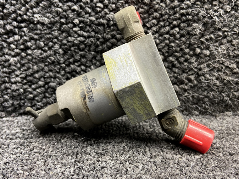 Beechcraft B60 Aftermarket Engine Fuel Drain Valve