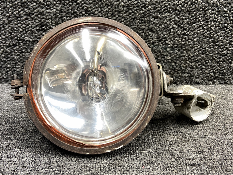 60-369000-140, 60-369000-142 Beech B60 Landing Light Assy RH with Brackets