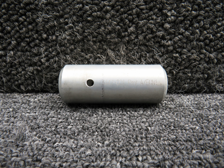 13447-001 Cirrus SR22 Main Landing Gear Axle Wheel Pant Mount