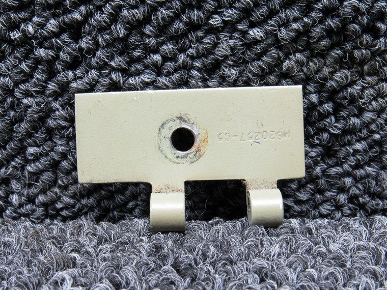 2422521-8 Hinge Half Assembly