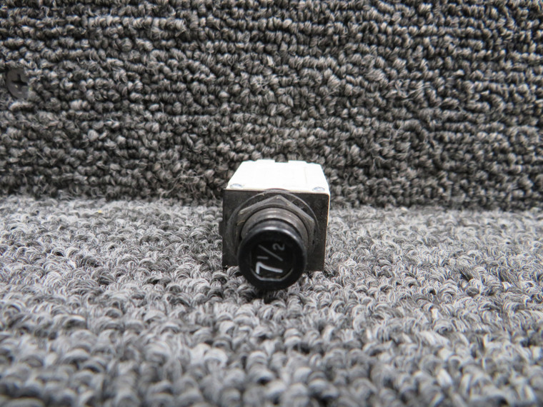 7277-2-7.5 Klixon Push Circuit Breaker