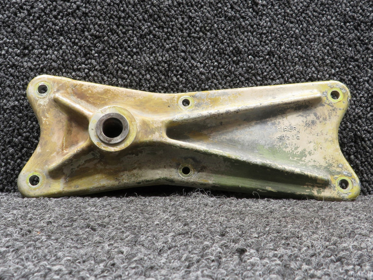 40290-000 (Cast: 40289) Piper PA31-310 Main Landing Gear Trunnion Forward