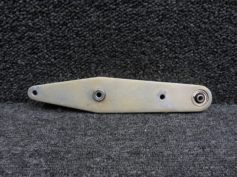 0760675-5 Cessna TR182 Aft Elevator Bellcrank