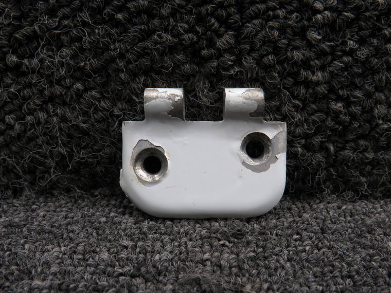 0711037-18 Cessna TR182 Cabin Door Lower Stationary Hinge RH
