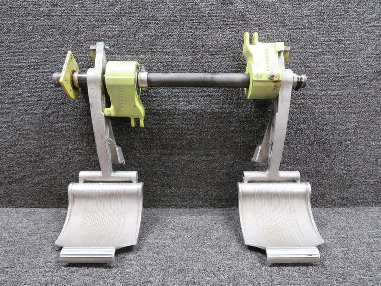101-524001-601 Beechcraft King Air 200 Pilot Rudder Pedal Assembly