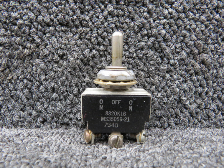 8820K16 (Alt: MS35059-21) Cutler-Hammer Toggle Switch Assembly
